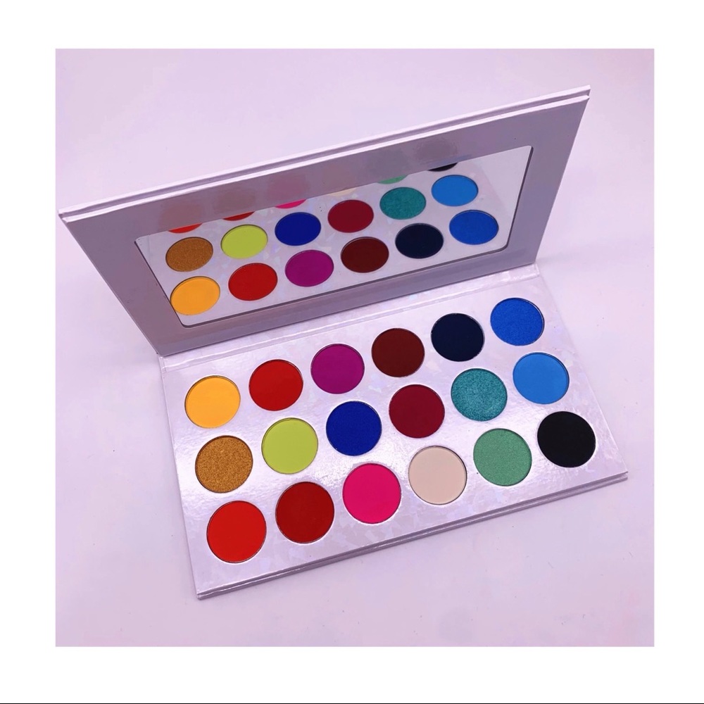 Bright color eyeshadow palette